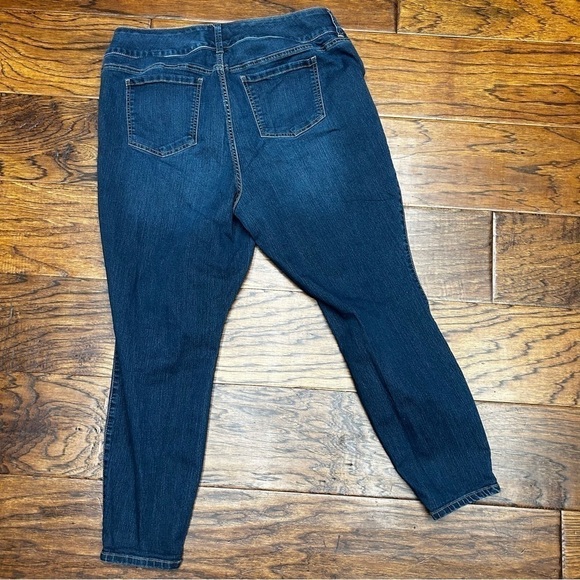 Torrid Jegging Skinny Super Stretch High-Rise Jean - Picture 3 of 8